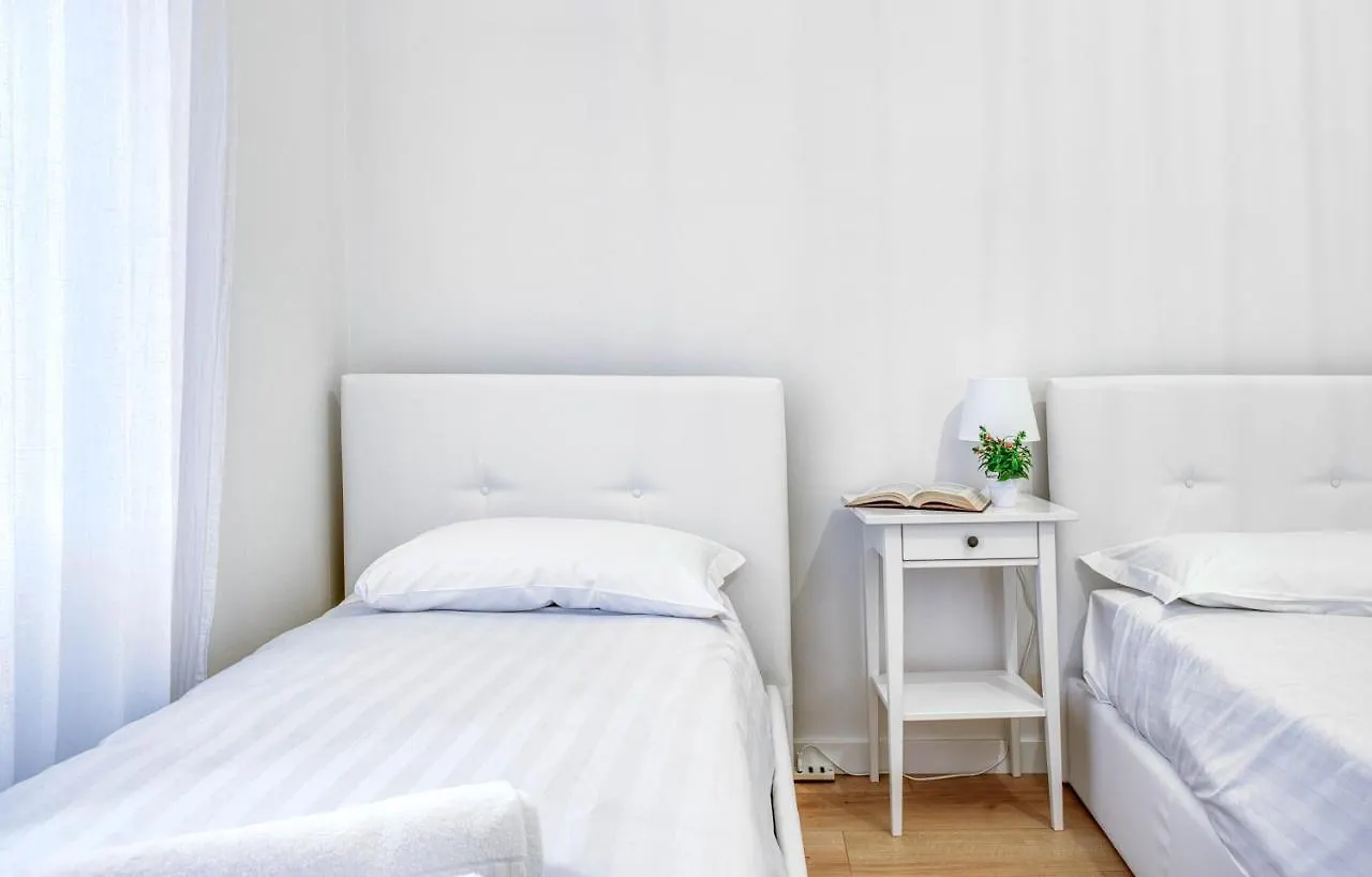 Joivy Warm And Inviting Flat With Balcony Lägenhet Milano