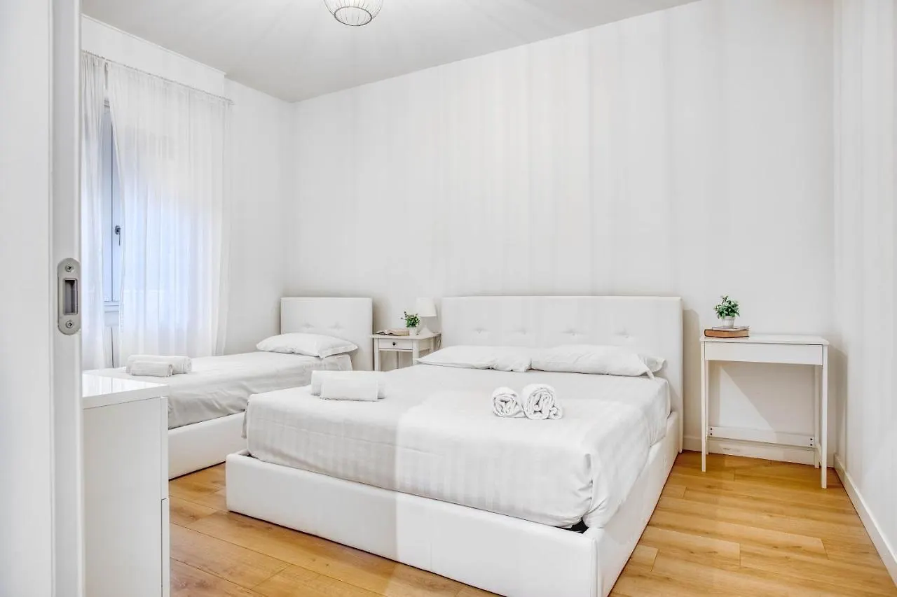 Joivy Warm And Inviting Flat With Balcony Lägenhet Milano