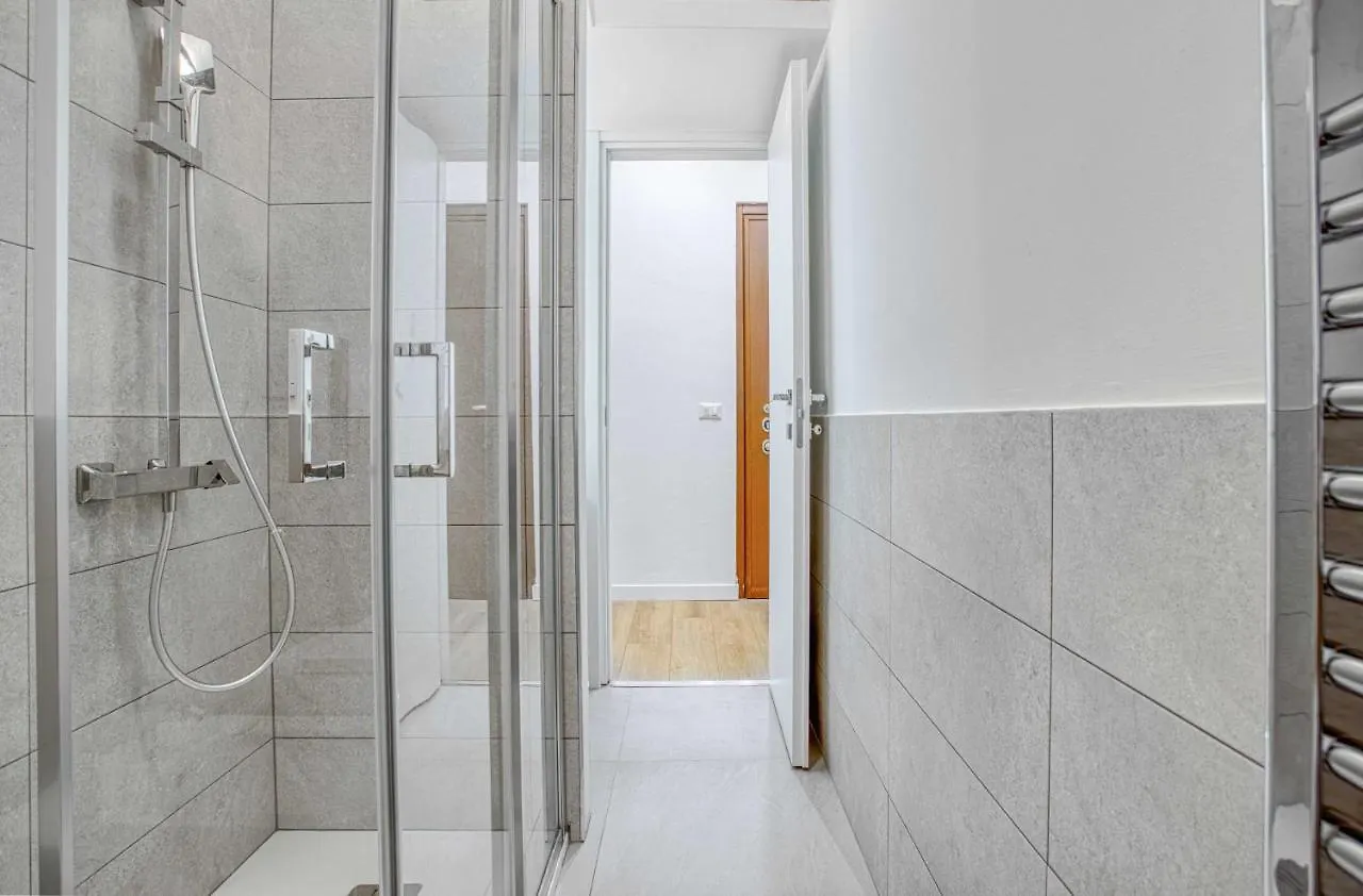 Joivy Warm And Inviting Flat With Balcony Apartment Milan